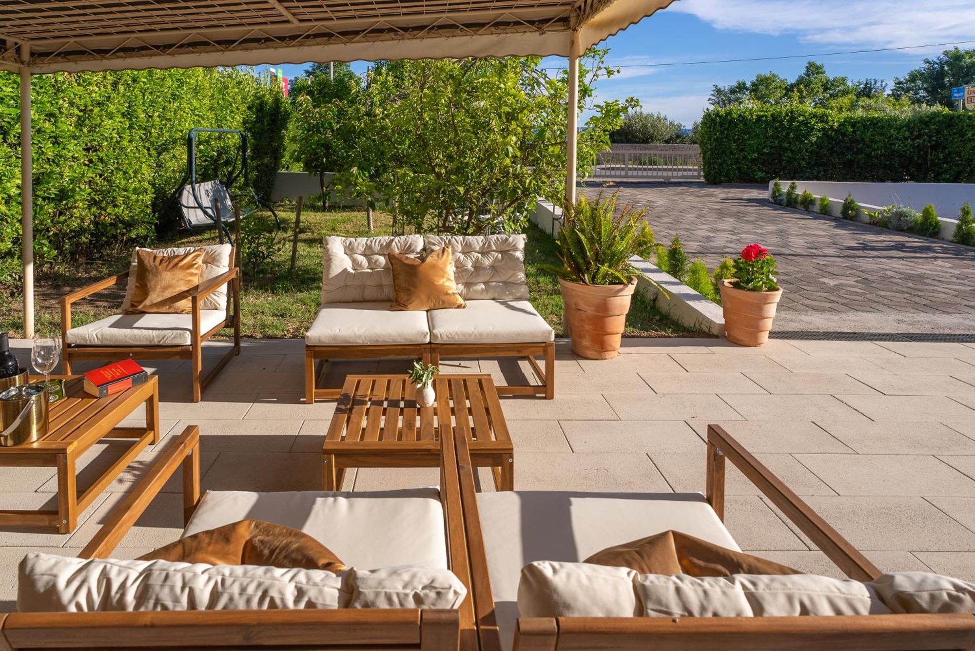 Storge Boutique Bed & Breakfast Омиш Экстерьер фото