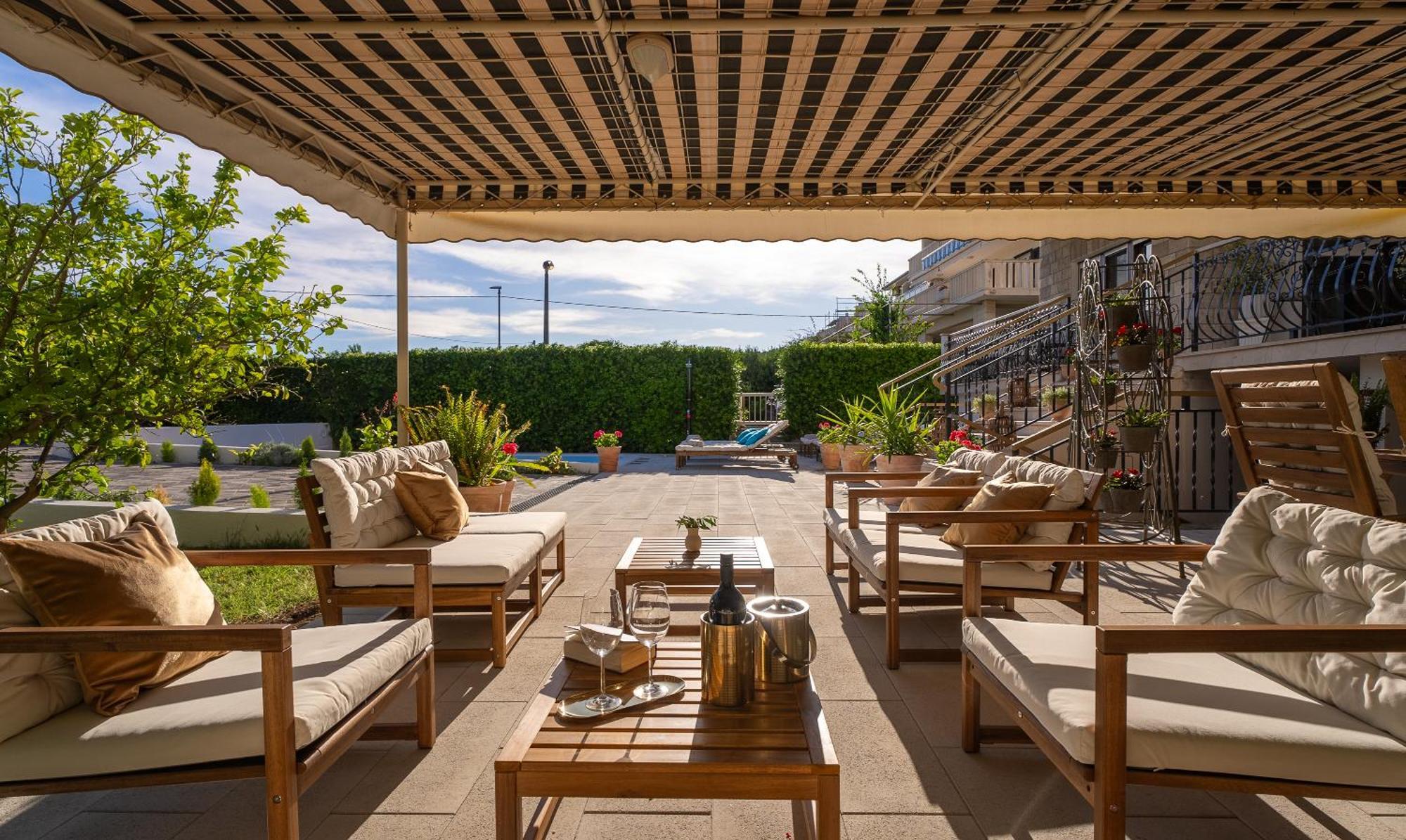 Storge Boutique Bed & Breakfast Омиш Экстерьер фото