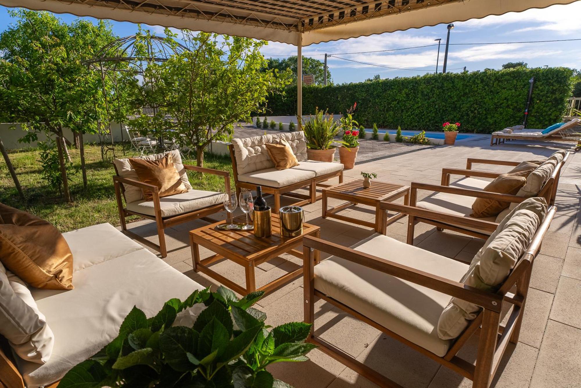 Storge Boutique Bed & Breakfast Омиш Экстерьер фото