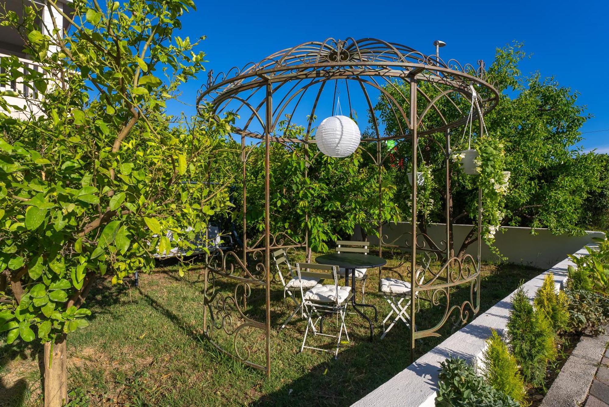 Storge Boutique Bed & Breakfast Омиш Экстерьер фото